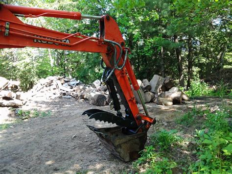 how to use the thumb on a kubota mini excavator|kubota excavator thumb attachment.